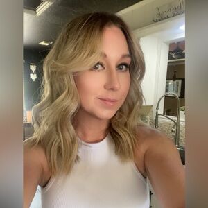 Meet your Posher, Courtney